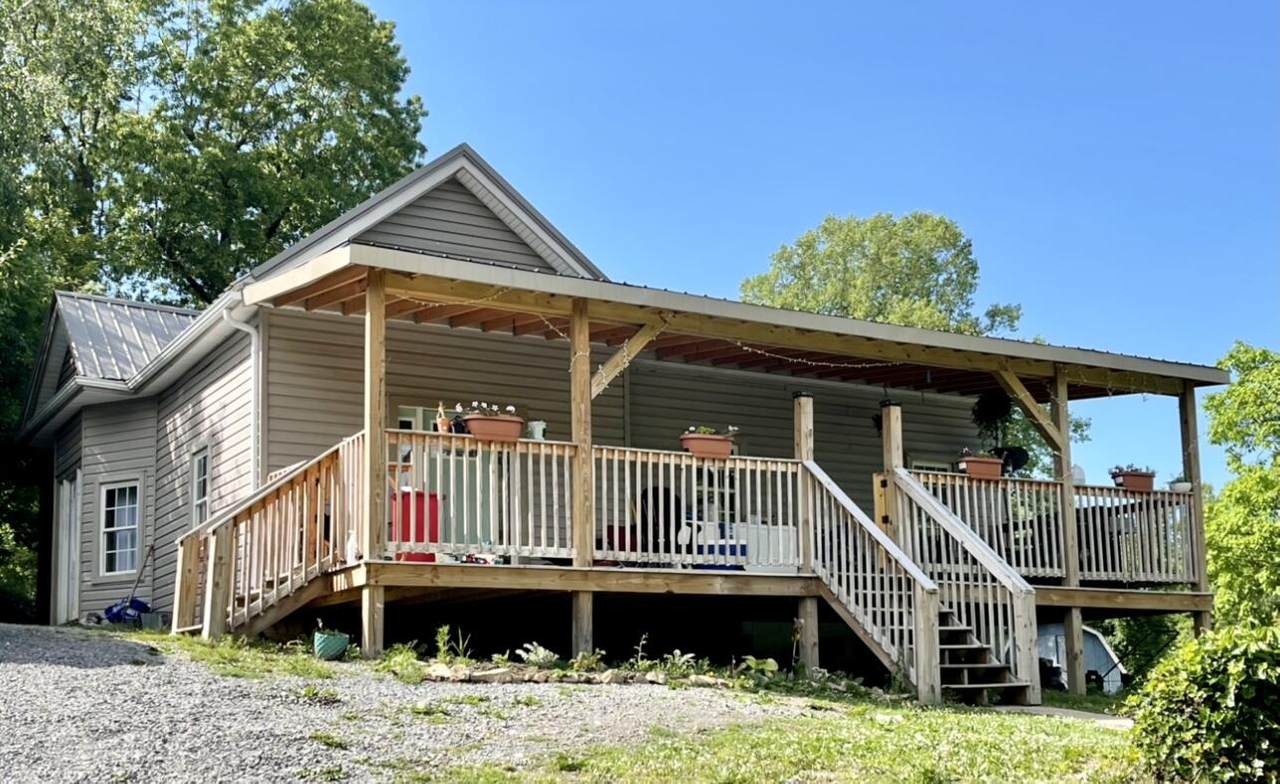 806 Highland Avenue - Photo 1