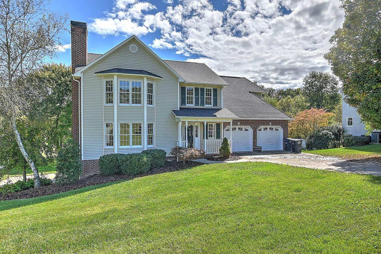 736 Valley Drive - Photo 1