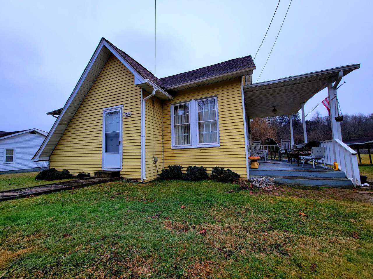 1010 Front Street - Photo 1