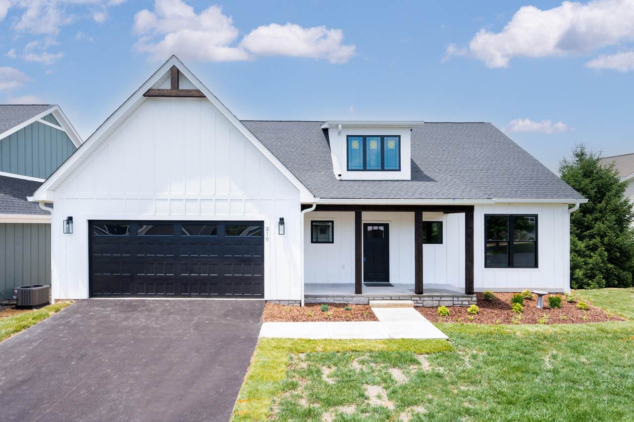 818 Guaranda Drive - Photo 1