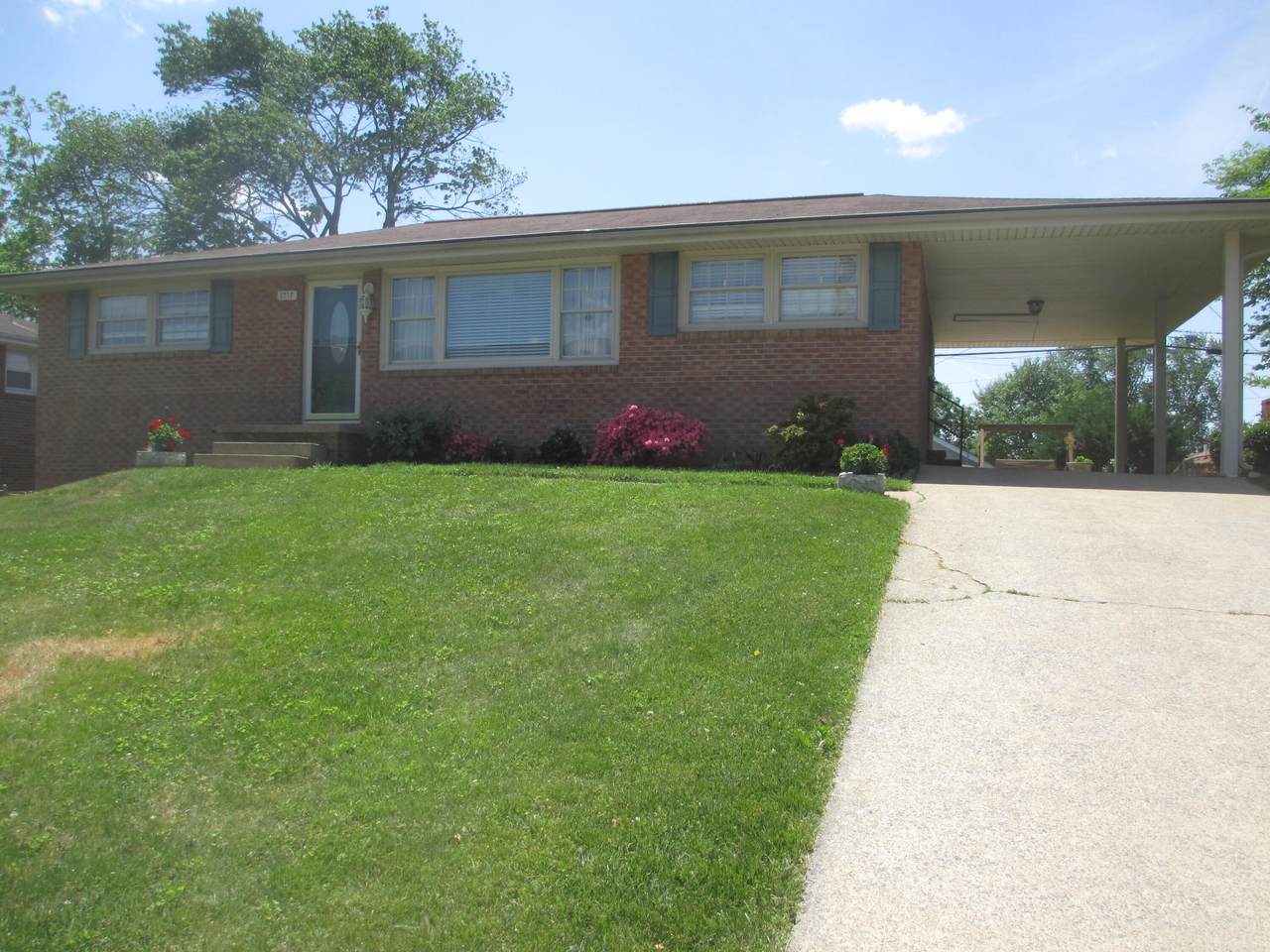 1317 Holyoke Street - Photo 1