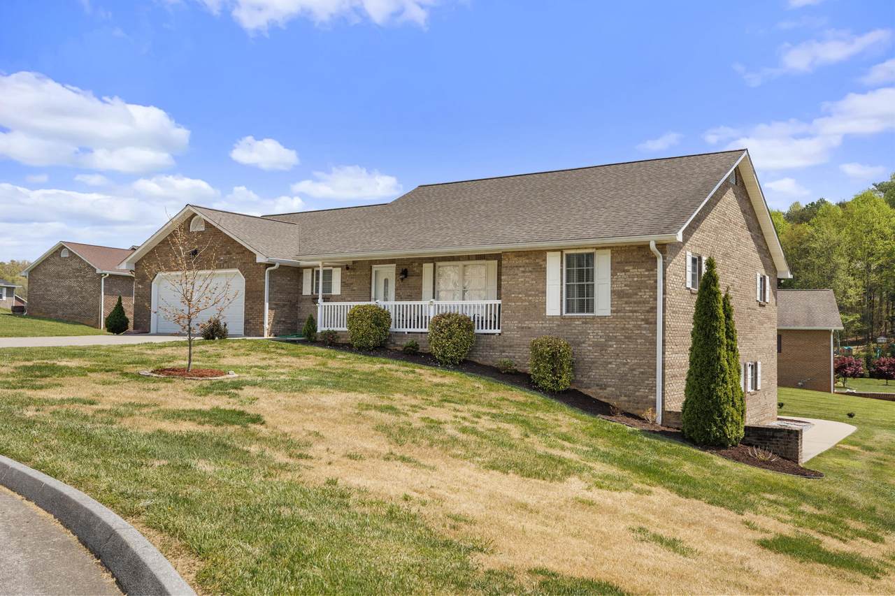 609 Avery Lane - Photo 1