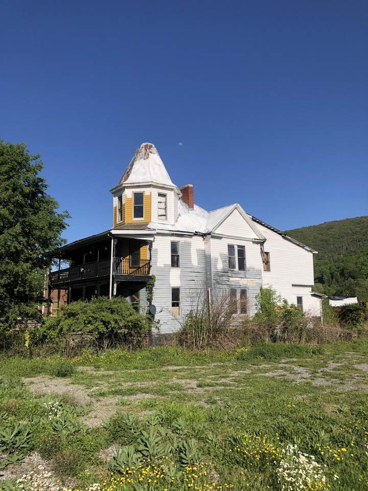 903 Virginia Avenue - Photo 1