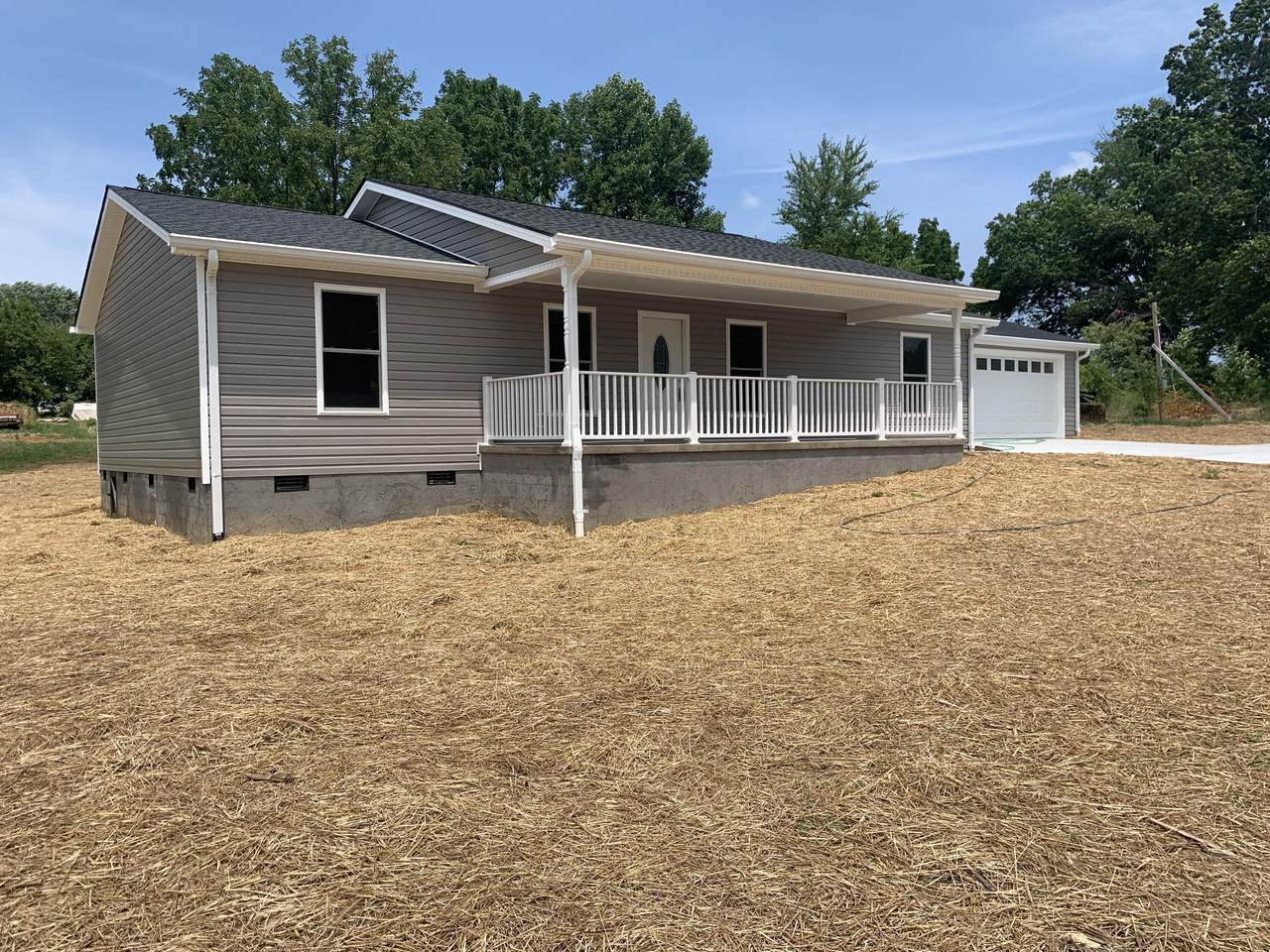 1612 Main Street - Photo 1