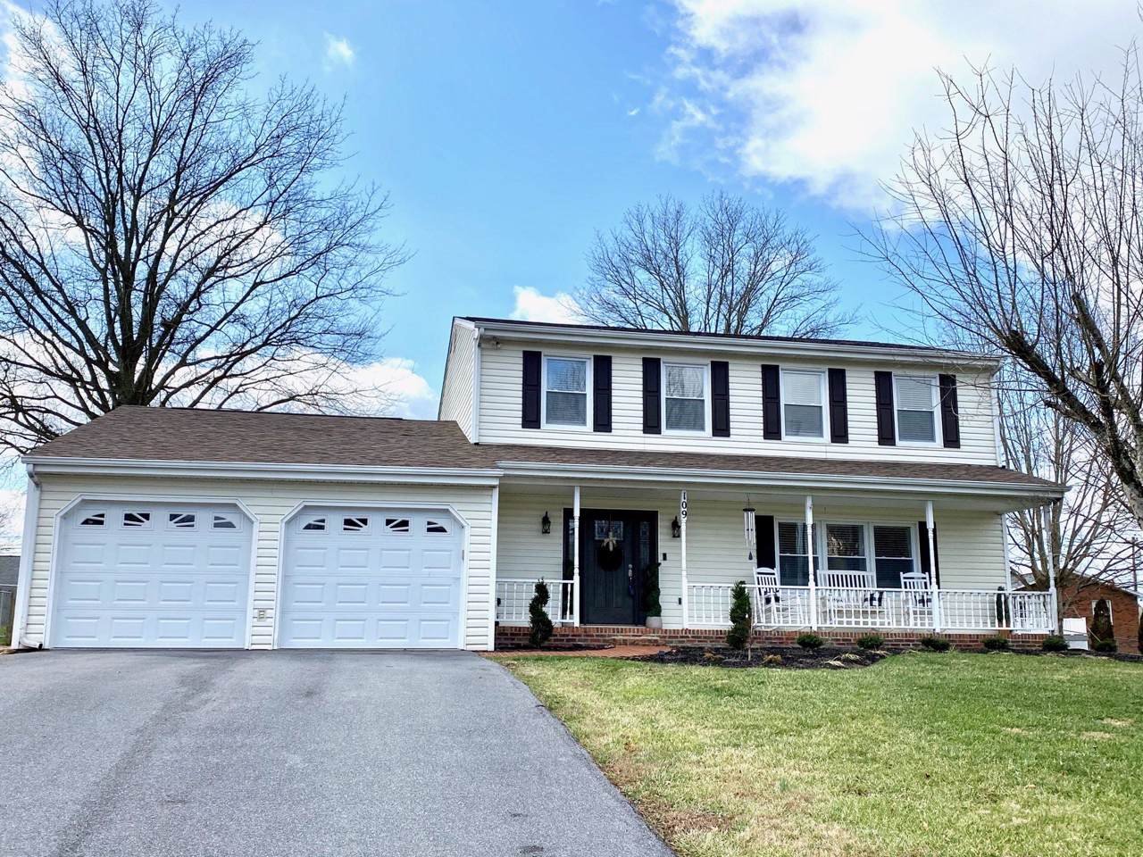 109 Royal Oak Drive - Photo 1