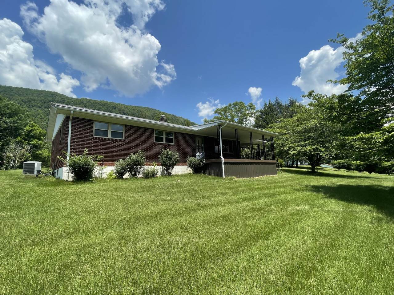 428 Railroad (W) Avenue - Photo 1
