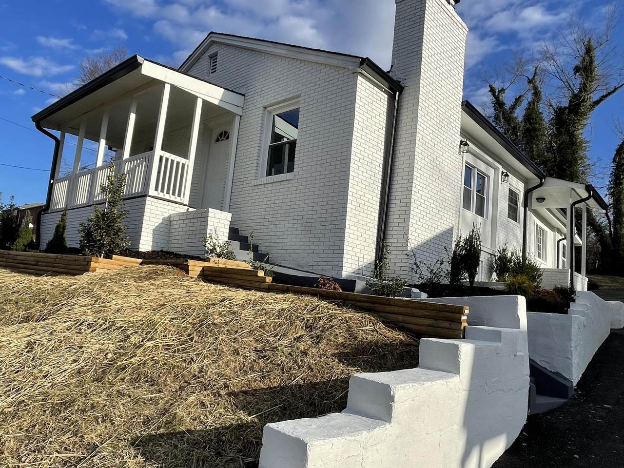 2224 Bay Street - Photo 1
