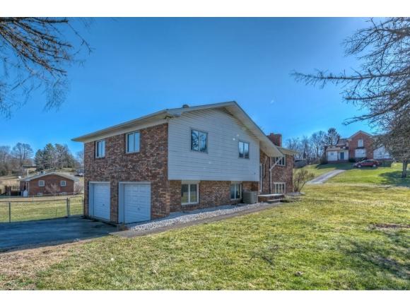 102 Meades Drive - Photo 1