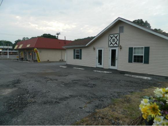 1120 E Main - Photo 1