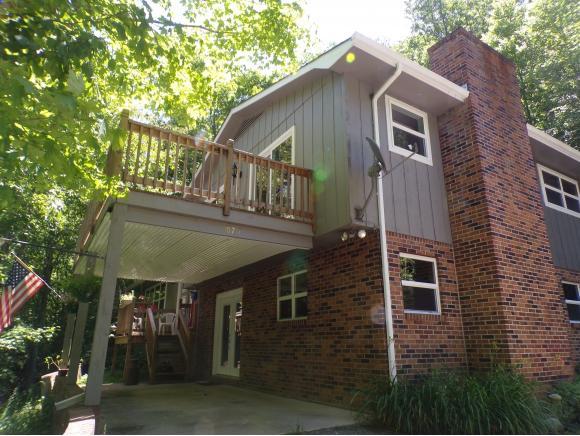 1070 Jenkins Hollow Road - Photo 1