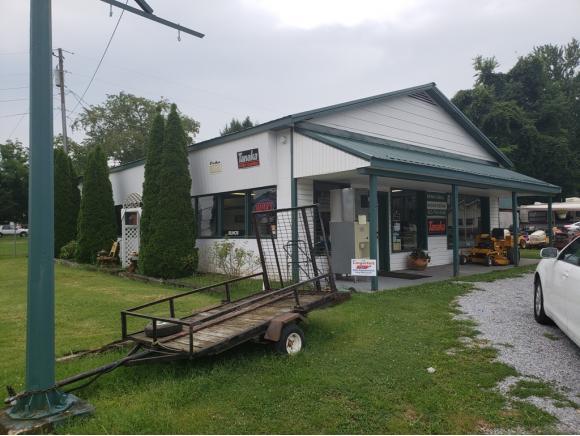 1112 N. Main - Photo 1