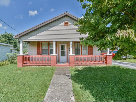1023 N Elm Ave. - Photo 1