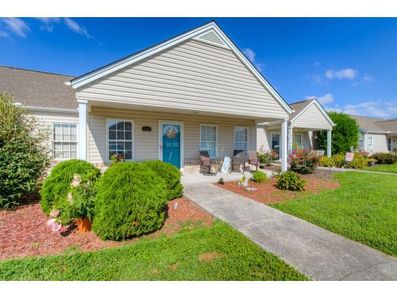 1561 Pine Cone Circle - Photo 1