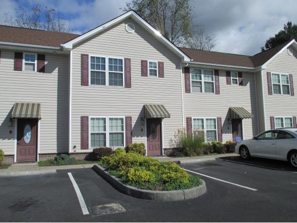 614 Center St North - Photo 1