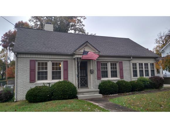 1210 Oak Street - Photo 1