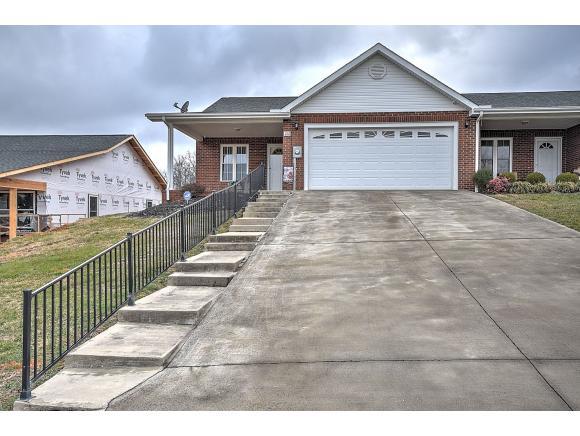 212 Planters Row - Photo 1
