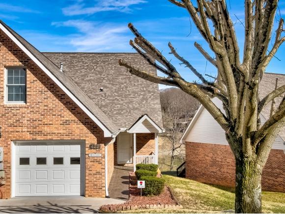 422 Alexander Ave - Photo 1