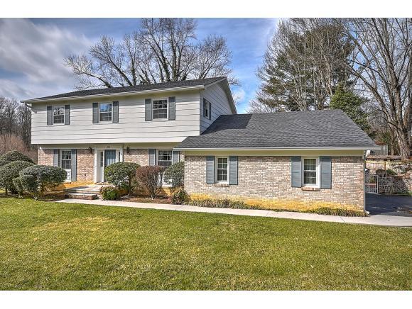 201 Forest Hills Dr - Photo 1