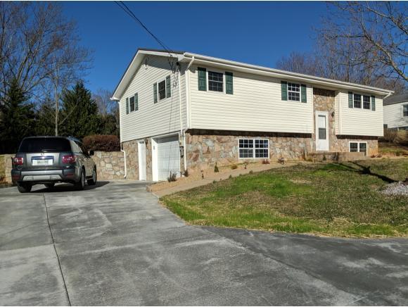 627 Crescent Dr - Photo 1