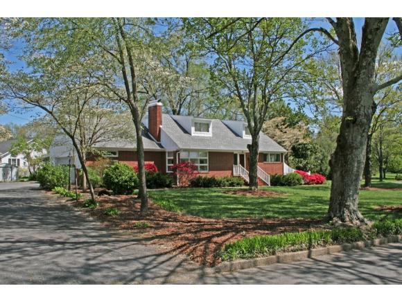 700 Hillrise Blvd - Photo 1