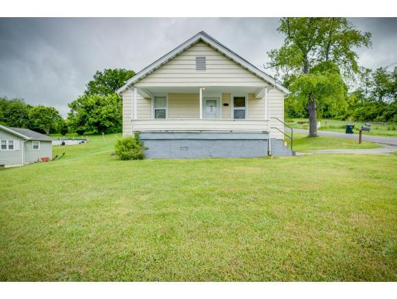 2401 Catherine Street - Photo 1