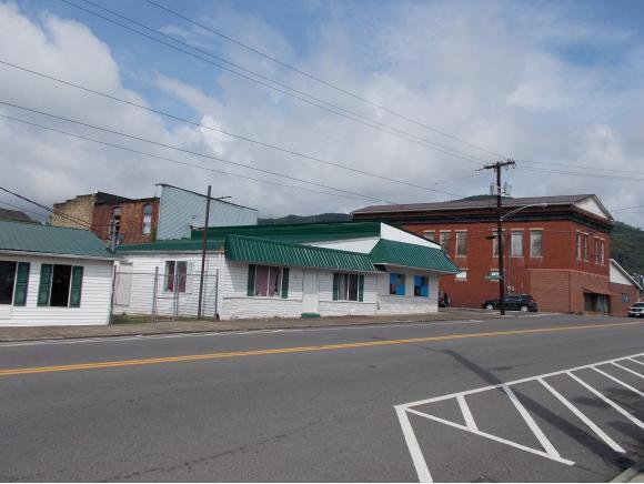 201-203 E. 5th Street - Photo 1