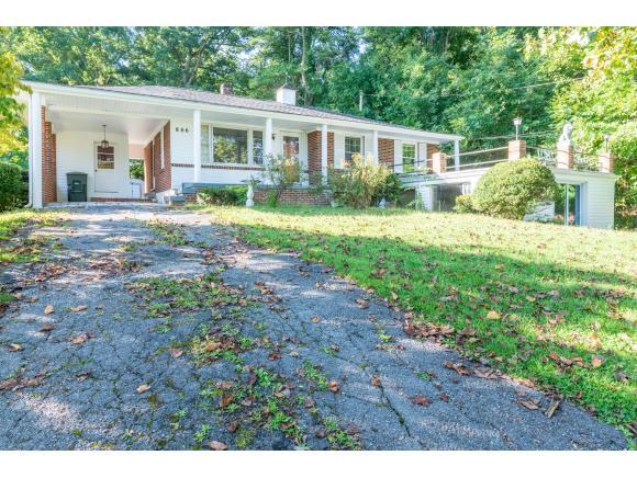 806 Altamont Drive - Photo 1