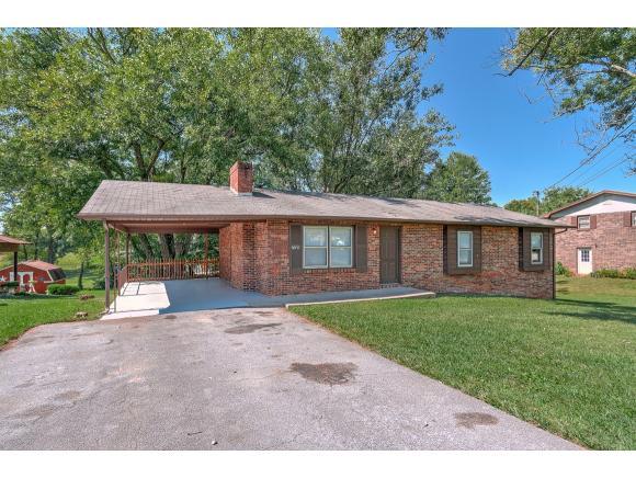 301 Piney Ave - Photo 1