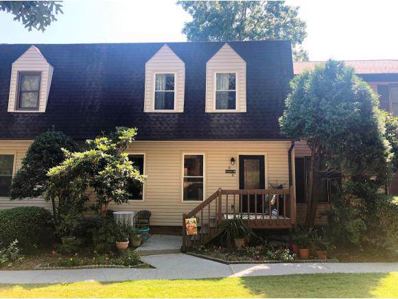 2203 Greenbriar Circle - Photo 1
