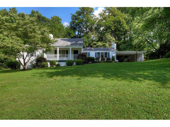 907 Forest Ave - Photo 1