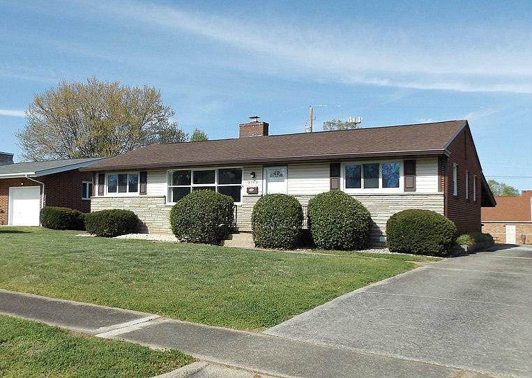 2112 Swannanoa Avenue - Photo 1