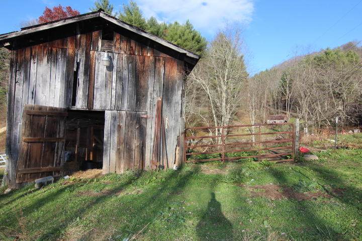 000 Pineview Lane - Photo 1
