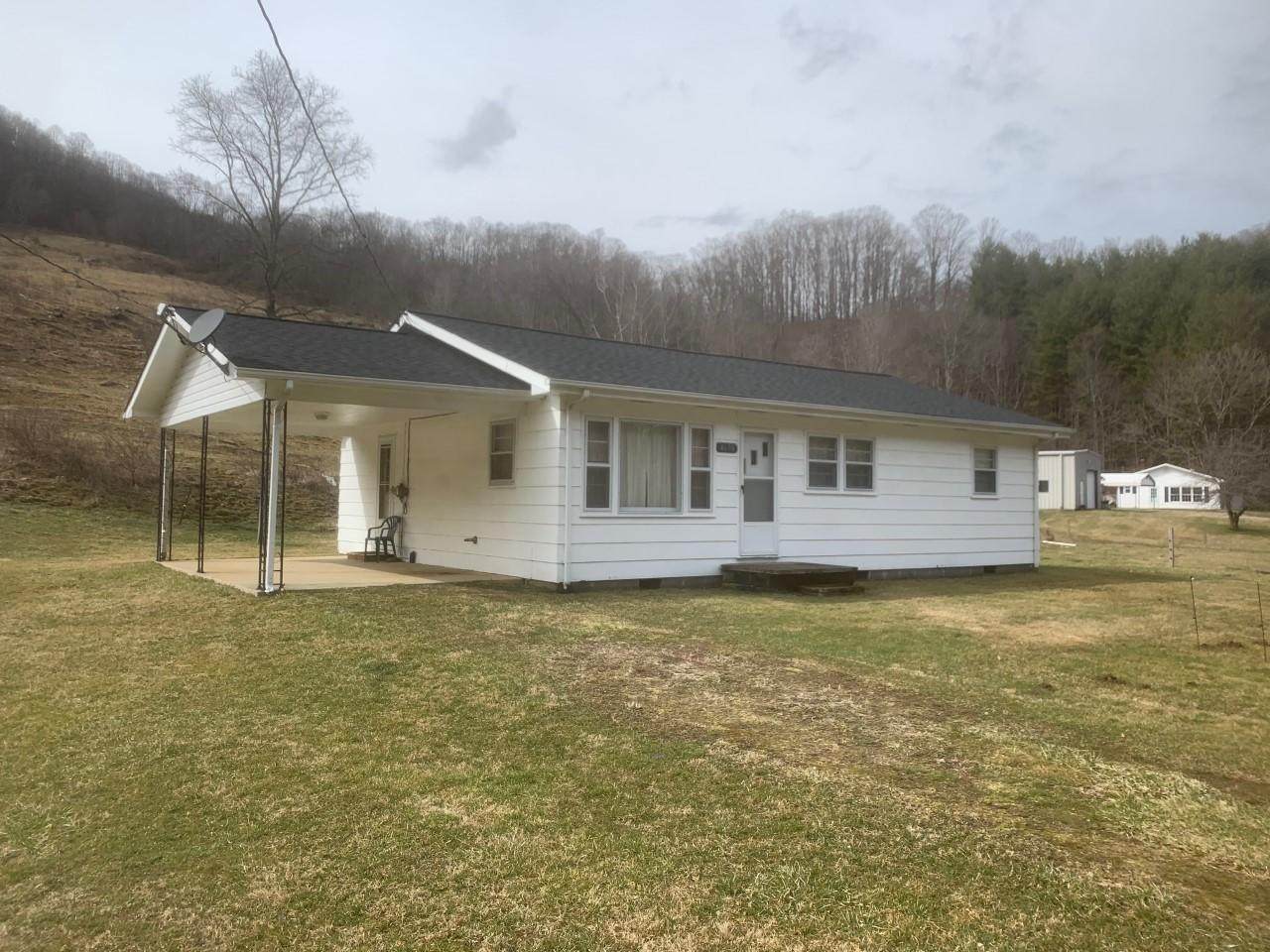 4690 3 Top Road - Photo 1