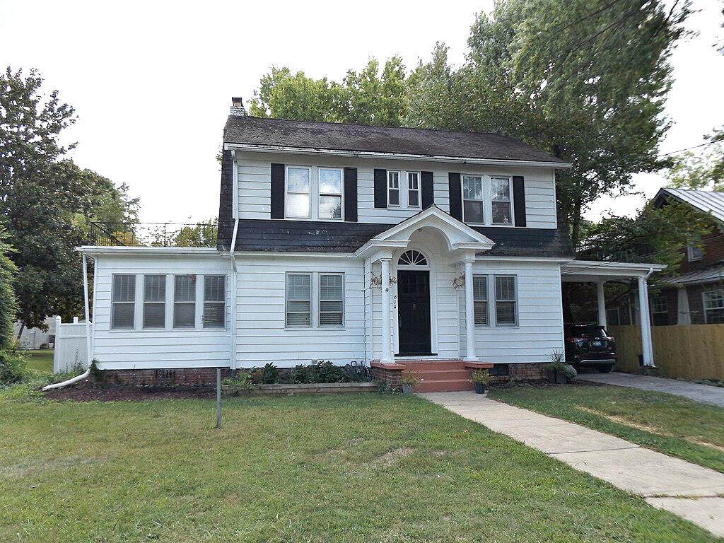 614 G Street - Photo 1