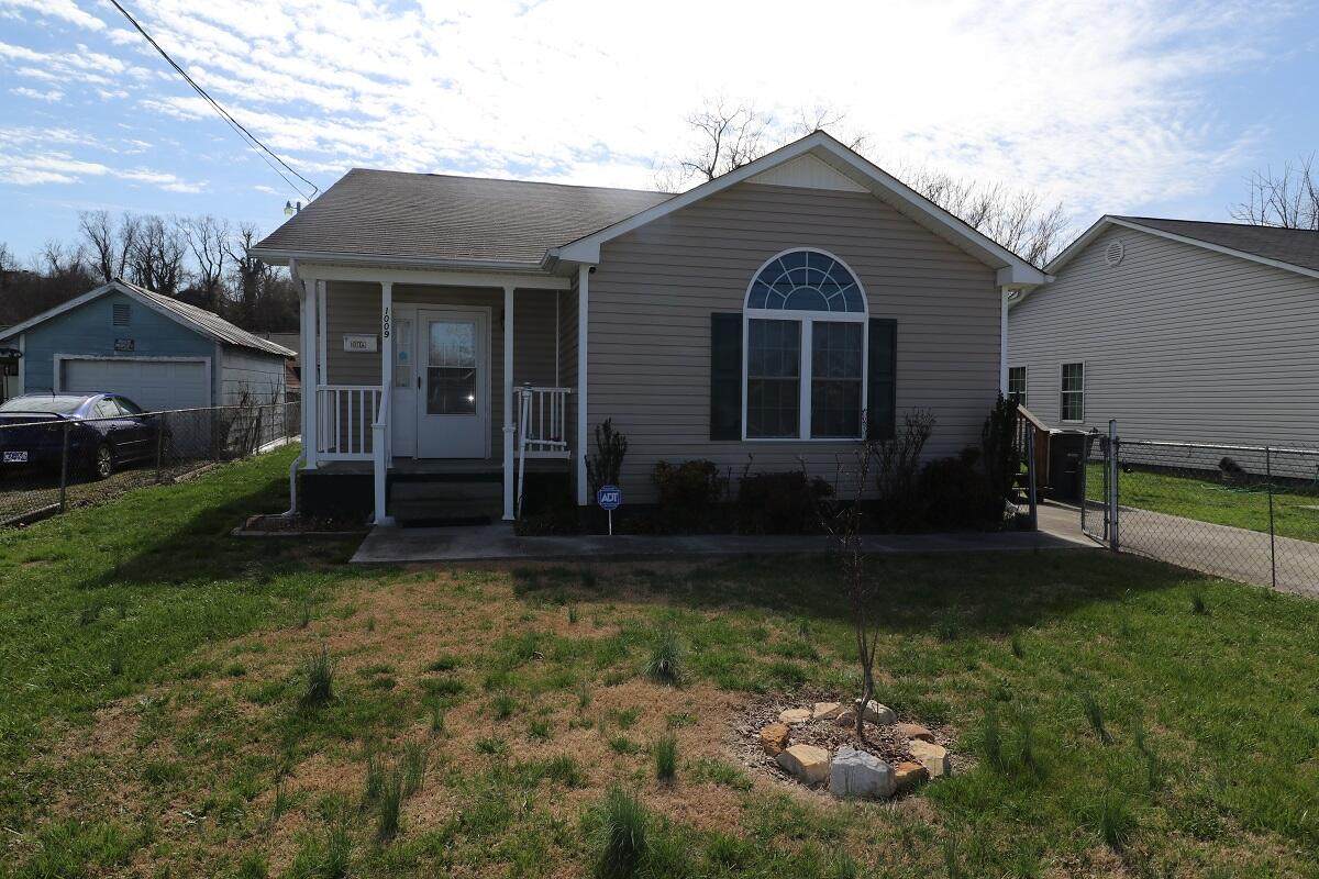 1009 Robertson Street - Photo 1