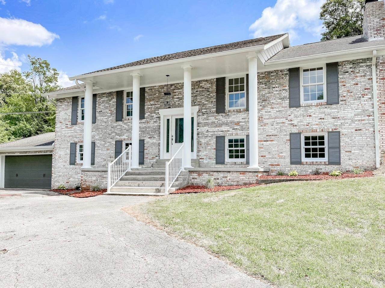 2812 Spencer Lane - Photo 1