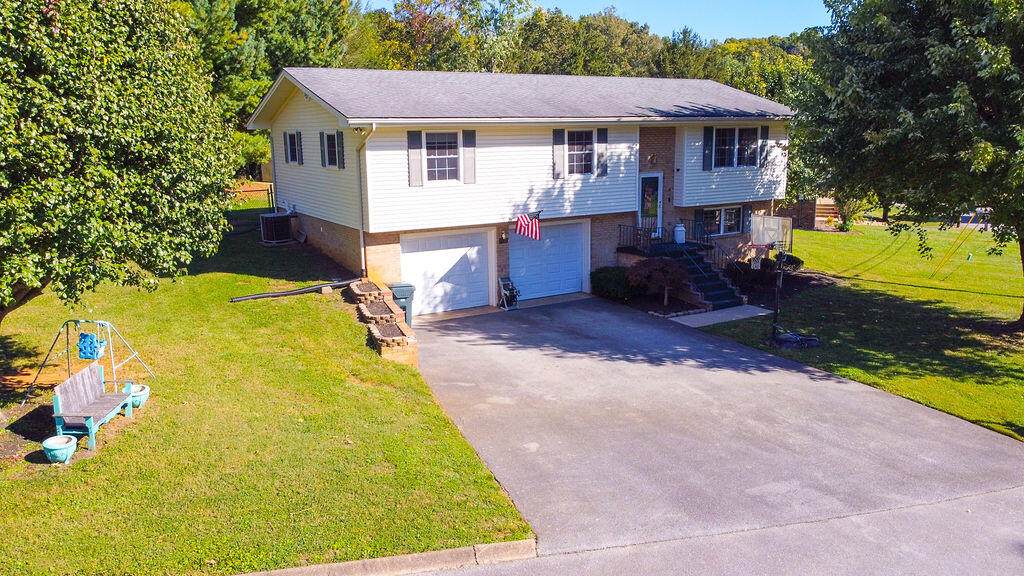 306 Cardinal Lane - Photo 1