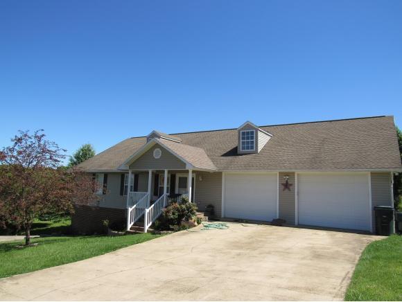 207 Wellington Drive - Photo 1