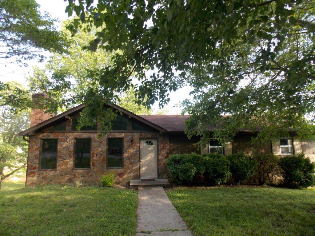 308 Dartmouth Drive - Photo 1