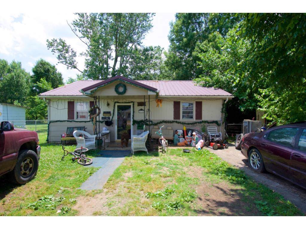 2325 Ashwood Avenue - Photo 1