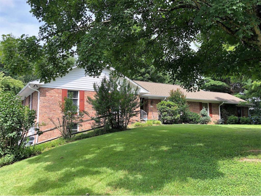 145 Maxwell Drive - Photo 1