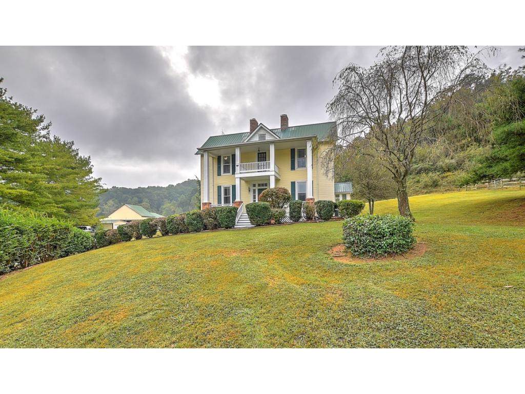 110 Lena Drive - Photo 1