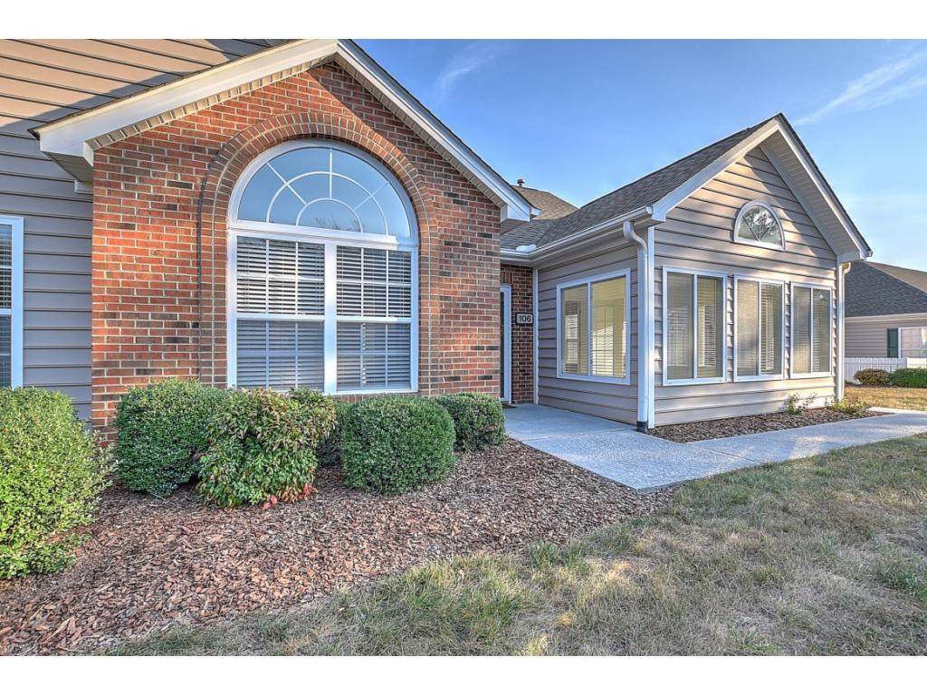 106 Avonlea Place - Photo 1