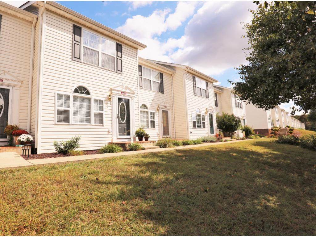 205 Amanda Lane - Photo 1