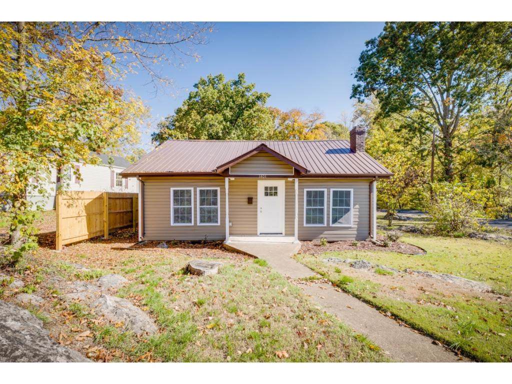 1401 Miller Street - Photo 1
