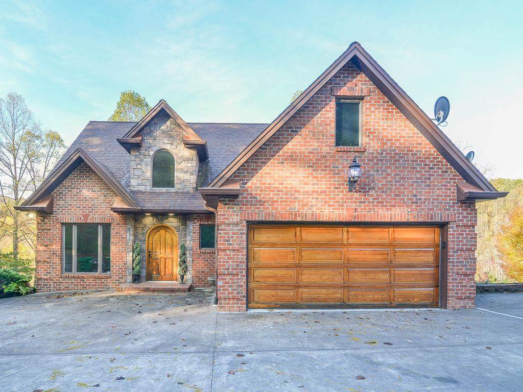 160 Lake View Drive - Photo 1
