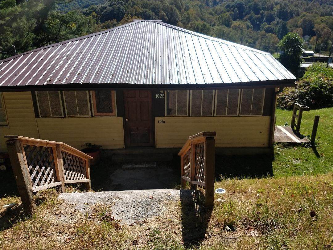 1028 Shelby West Avenue - Photo 1