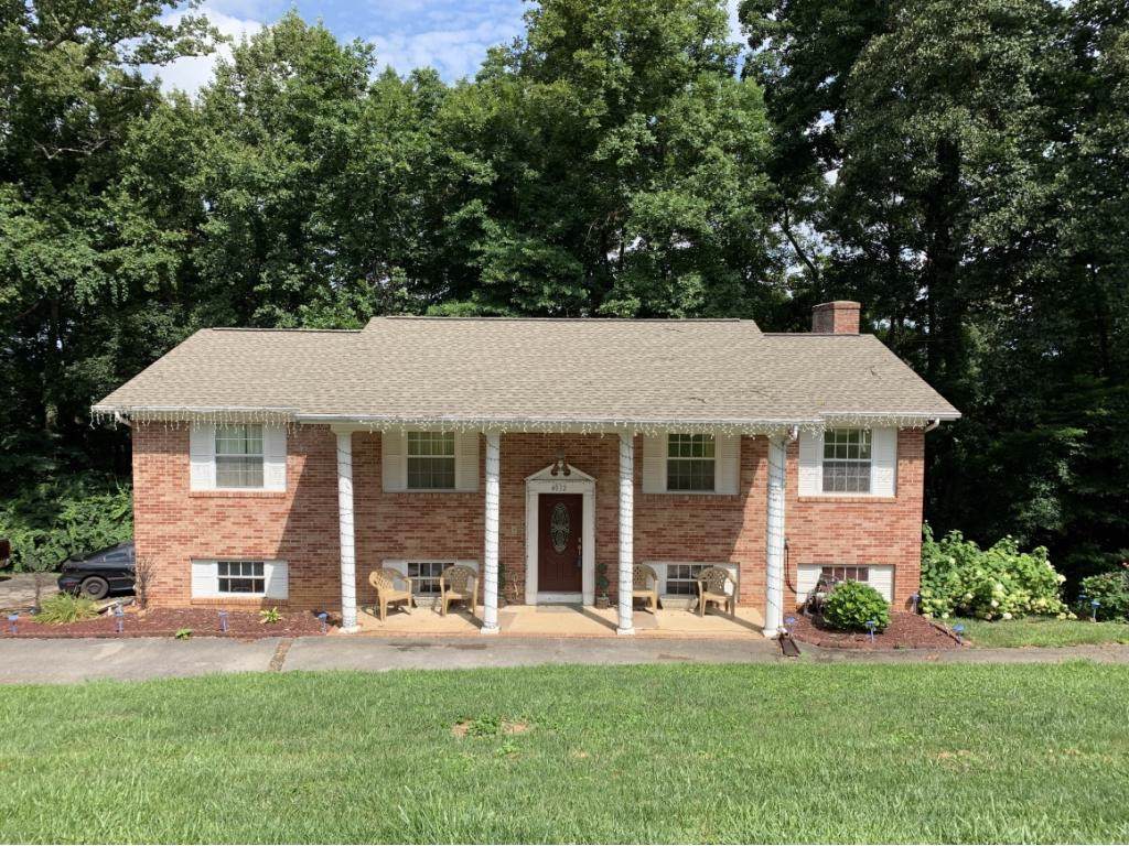 4012 Skyline Avenue - Photo 1