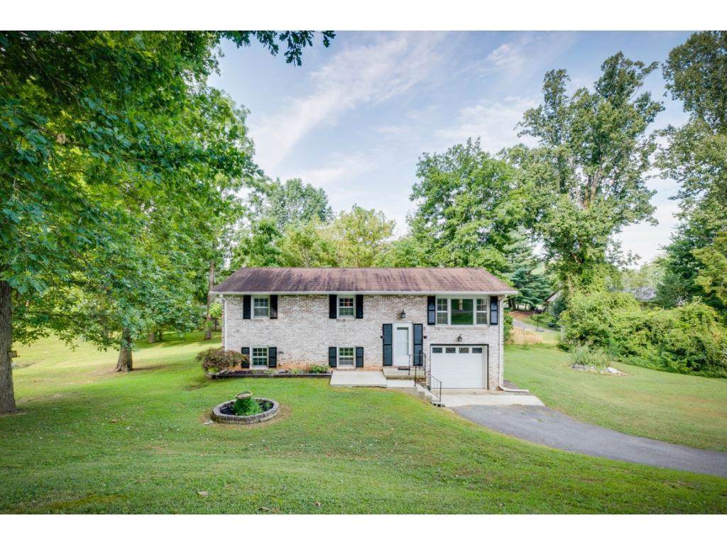 4011 Englewood Boulevard - Photo 1