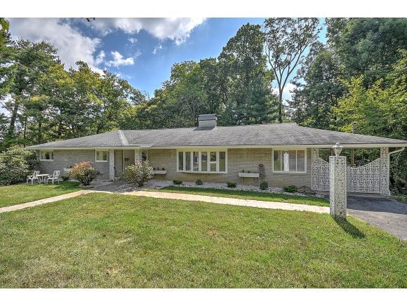1302 Woodland Ave - Photo 1
